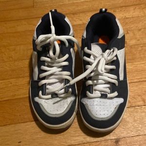 good cond Heelys skate style shoe blue and white sz 5